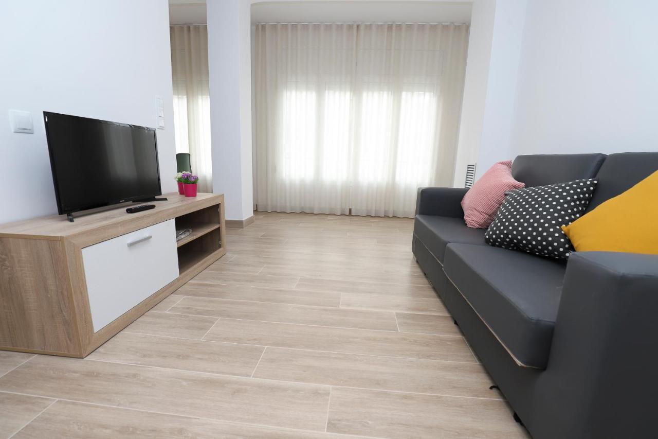 Apartaments Agneta - Rem กัมบริลส์ ภายนอก รูปภาพ